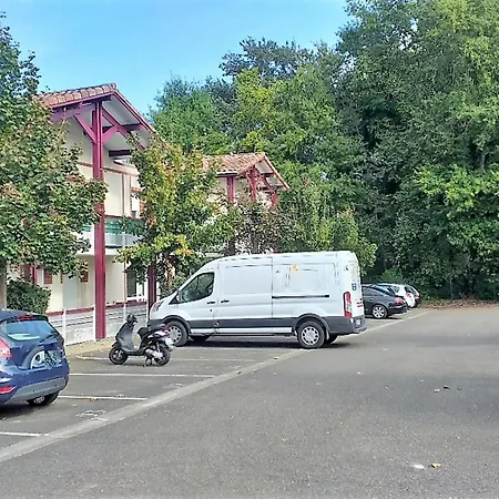 Calme Avec Parking Апартаменты