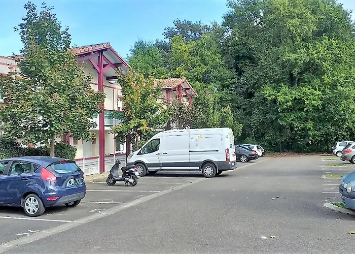 Calme Avec Parking Apartmán